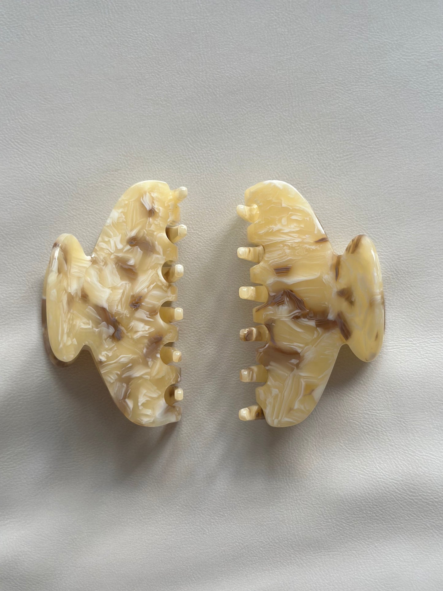 Honey Bee hairclip